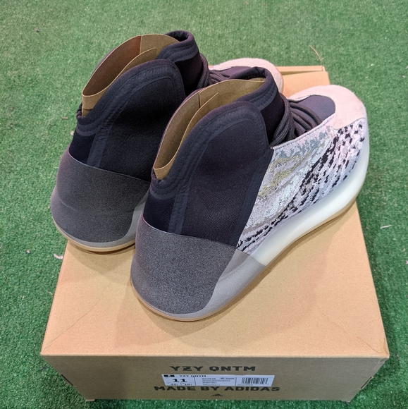 Yeezy QNTM Boost Basketball Sneakers - Picture 5 of 5